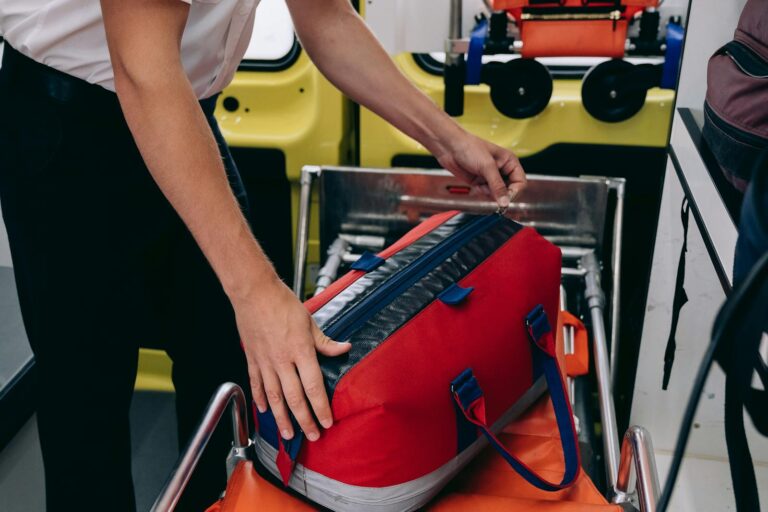 Co zawiera zestaw ratownictwa technicznego?